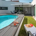 Con Piscina Y Jardin, Santiago De Compostela * Teo