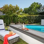 Con Piscina Y Jardin, Santiago De Compostela Villa