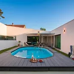 Villa Con Piscina Y Jardin, Santiago De Compostela *