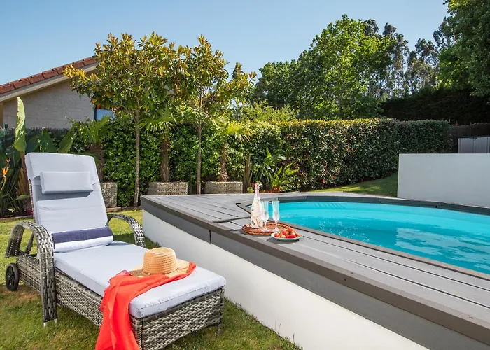 Con Piscina Y Jardin, Santiago De Compostela Villa