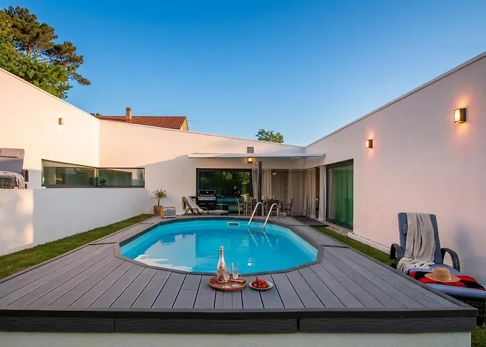 Villa Con Piscina Y Jardin, Santiago De Compostela *